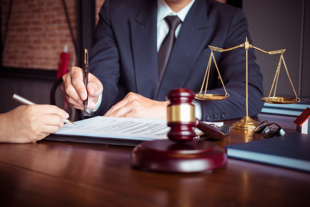 4 Reasons You Should Hire an Attorney Instead of Trying to Do it Yourself